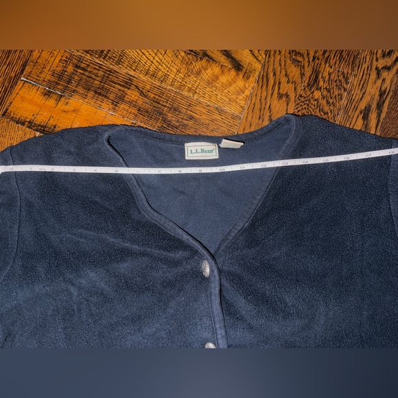 LL Bean Navy Cotton Blend w/Unique Pewter Buttons Sherpa Texture V-Neck Cardigan - Picture 7 of 7